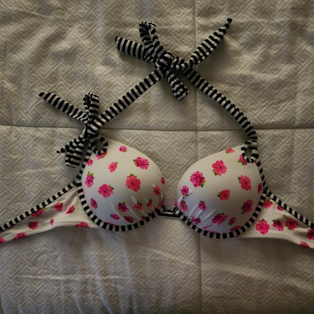 Victoria's Secret Bikini Swim Top - Size 34B